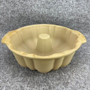 ✅The Pampered Chef Stoneware Fluted bundt cake pan Dessert Baking/Cooking